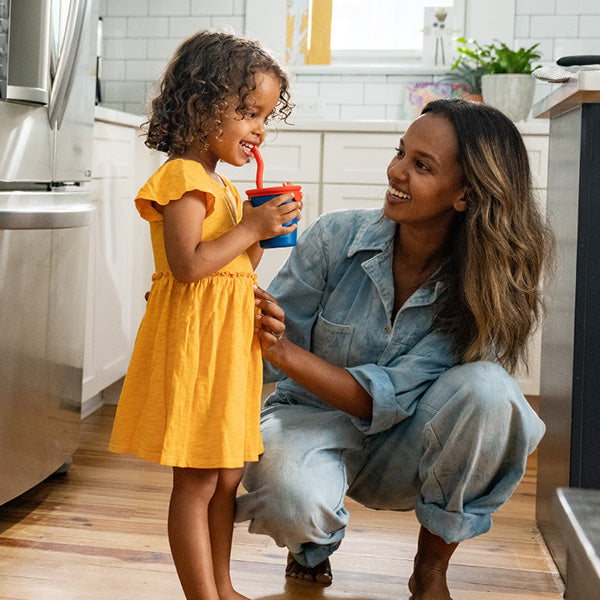 10oz_kids_cup_straw_mom_daugher_kitchen_square_600x.jpg