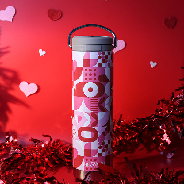20oz_tkwide_bottle_seasonal_valentines_red_hearts_square_600x.jpg
