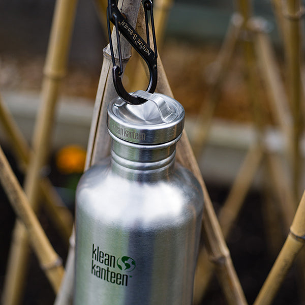 40oz_bottle_steel_loop_cap_lifestyle_600x.jpg