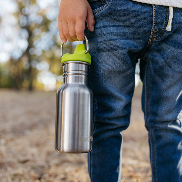 K12CNSIPPY-BS-kids_sippy_bottle_carry_lifestyle_f9e24b84-a0ae-465d-aad5-3c60c5592b7d_600x.jpg