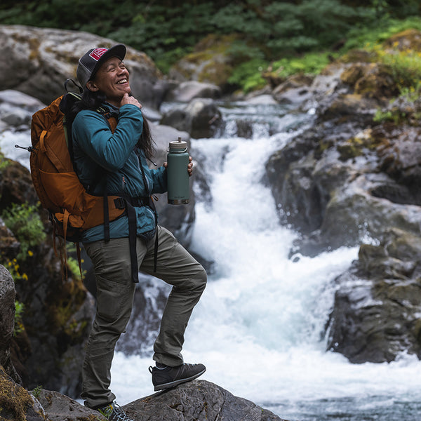 tkwide_32oz_insulated_bottle_twist_backpack_river_guy_square_600x.jpg